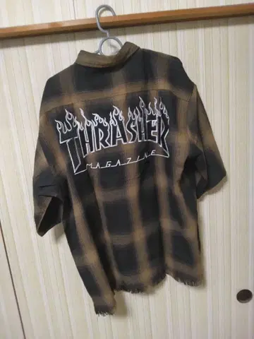 [ THRASHER ] 데미지 가공 셔츠
