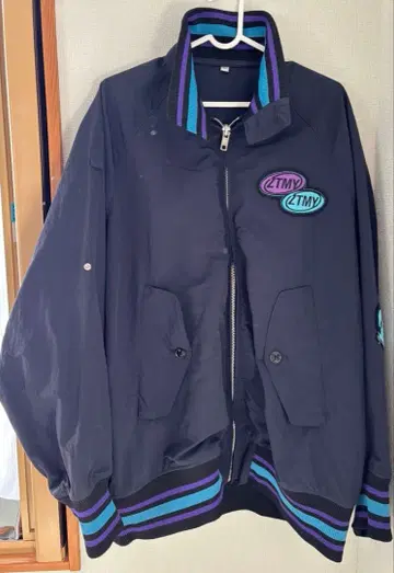 계속 한밤중이면 좋을 텐데 점퍼 아우터