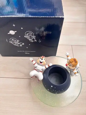 [ 새상품 ] 칩과 데일 우주 테마 피규어 메이크 브러쉬 스탠드