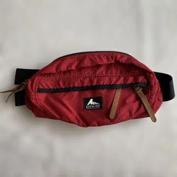 미국제 구형 로고 지퍼 가죽 부착 GREGORY 레드 웨스트 파우치