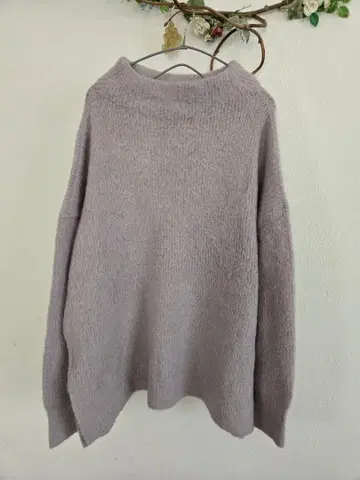 연보라 보틀넥 니트 긴팔