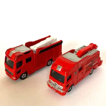 토미카 소방차 2대