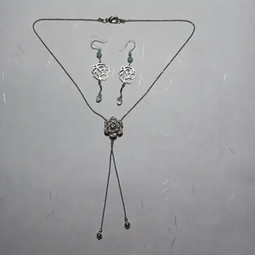 꽃 모티브 목걸이 & 귀걸이 세트