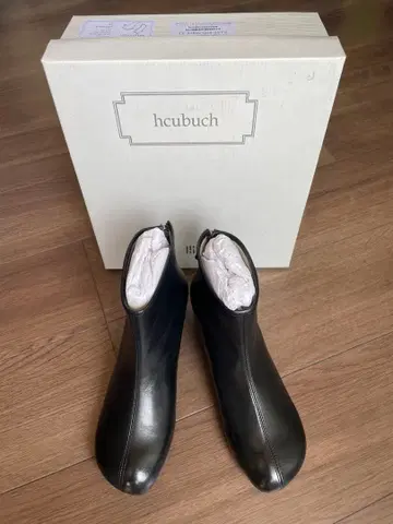 블랙 가죽 숏부츠 지퍼 포함