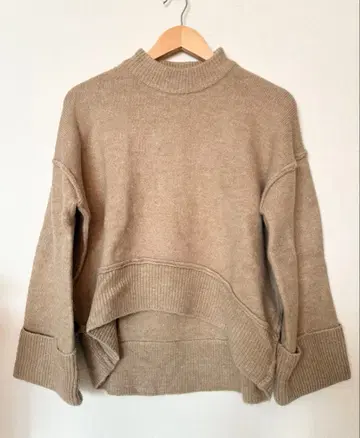 [ 미사용 새상품 ] BEAMS HEART 니트 스웨터 베이지