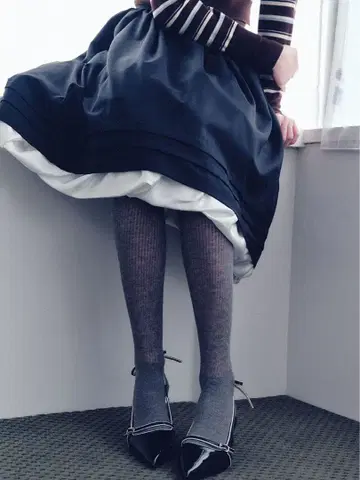 릴리 브라운 벌룬헴 스커트 블랙 새상품급