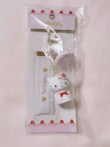 산리오 딸기 휘핑 케이크 키링 키티