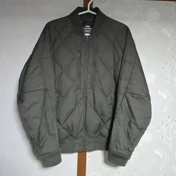 유니클로 화이트 마운티니어링