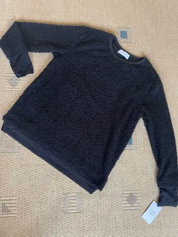 CYAN 블랙 긴팔 상의 이번 시즌 미사용