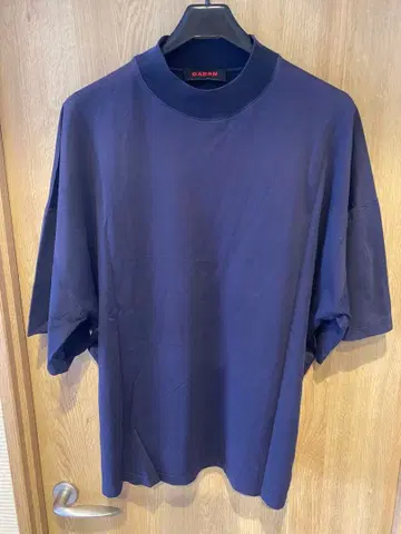 CABAN 네이비 하프 슬리브 T셔츠