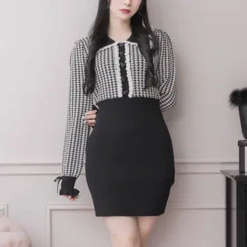 pium 피움 프릴 칼라 하트 버튼 니트 원피스