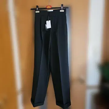 할인 불가 택 포함 새상품 Narcissus 블랙 슬랙스 38