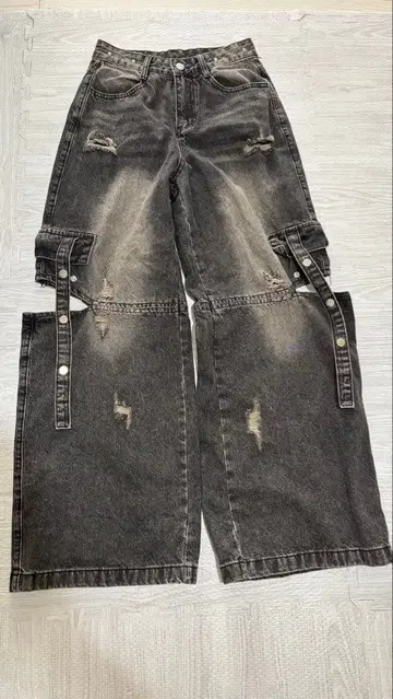 as know as pinky 데미지 가공 블랙 와이드 레그 데님