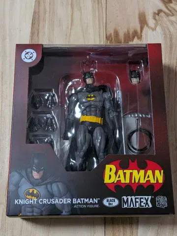 MAFEX 배트맨 나이트 크루세이더 미개봉 새상품 세트