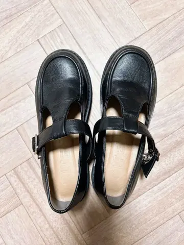 CITEN T 스트랩 로퍼