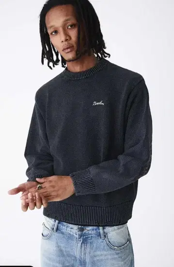 Supplier 다크 그레이 크루넥 패치 니트 L 사이즈