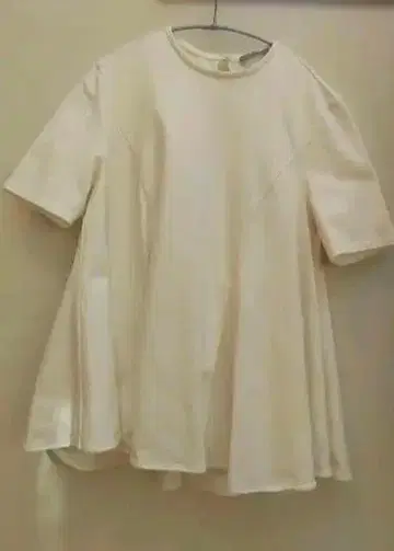 [ theory luxe ] 화이트 반팔 플레어 T셔츠 사이즈 038