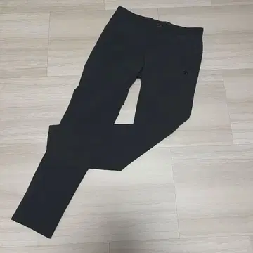 새상품급 데상트 골프 남성용 골프웨어 스트레치 팬츠 L 82cm 블랙