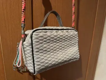 L4K3 그레이 퀼팅 숄더백