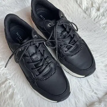 HIMIKO 히미코 스니커즈 통굽 블랙 비쥬 라메 스팽글