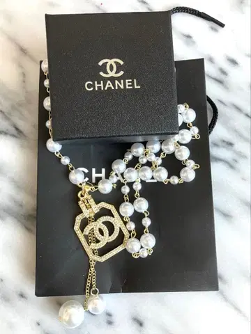 coco 펄 로고 목걸이