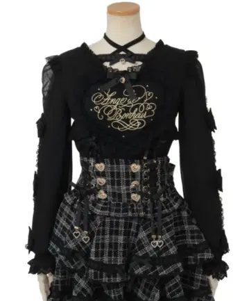 LIZLISA 리즈리사 프릴 하트 리본 슬리브 상의 블랙