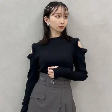 dazzlin 오픈 에코 퍼 슬리브 니트탑 블랙