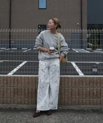 새상품급 [ MINERTE ] 플라워 프린트 와이드 팬츠 화이트 FREE