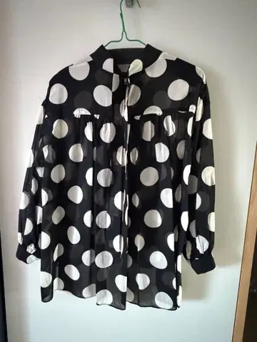 Tmmorowland 도트 무늬 긴팔 셔츠 36 사이즈