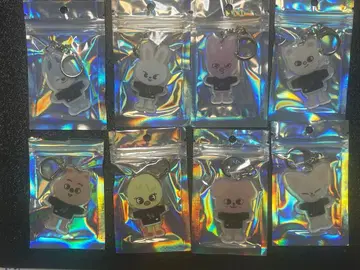 [ straykids ] skzoo 아크릴 키링 8개 세트