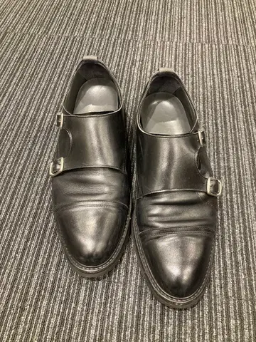 nano universe 블랙 가죽 더블 몽크 스트랩 신발