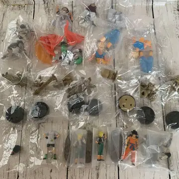 [ 미개봉 ] 드래곤볼 피규어 17개 ( 15종류 )