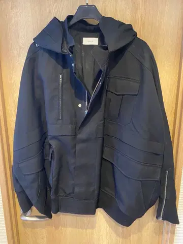 Sise 블랙 후드 부착 자켓