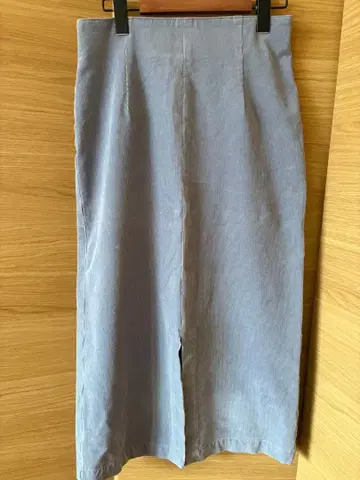 GALERIE VIE 라이트 블루 타이트 스커트