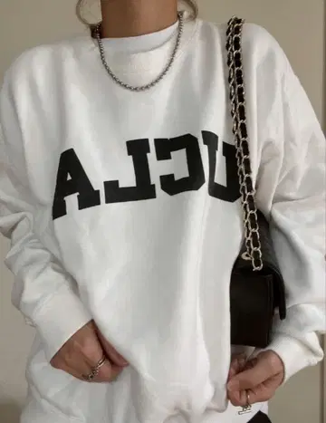 UCLA 크루넥 맨투맨 화이트