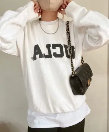 UCLA 크루넥 맨투맨 화이트