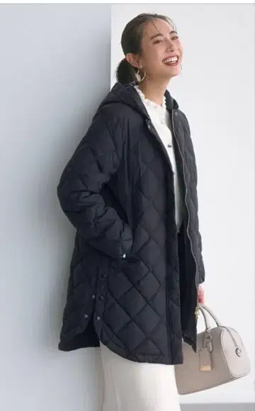 새상품 TAION 블랙 다운 자켓 S 사이즈