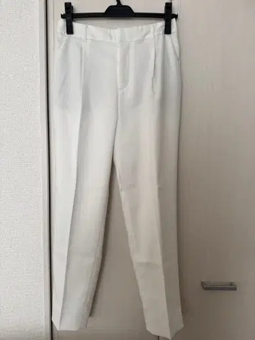 INDIVI 화이트 슬랙스 사이즈 40/L