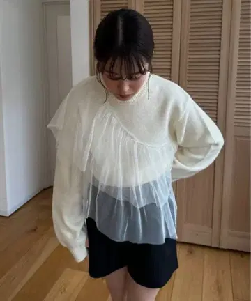 I_am 비대칭 튤 도킹 니트