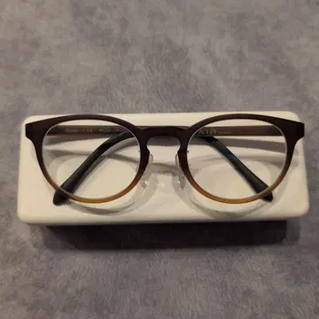 OWNDAYS AIR Ultem 브라운 프레임 안경