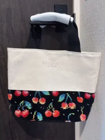 러브러리 바이 페이페이 체리 패턴 토트백