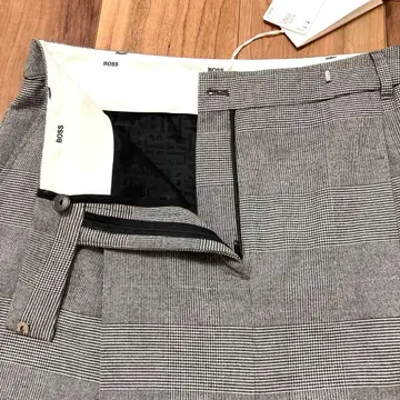 BOSS 체크 무늬 스커트 미사용 새상품