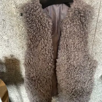 미착용 새상품#그레이 퍼#지레#슬리브리스 베스트#F