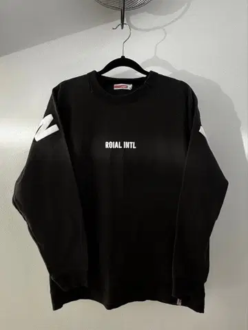 ROIAL 로고 맨투맨 L 사이즈