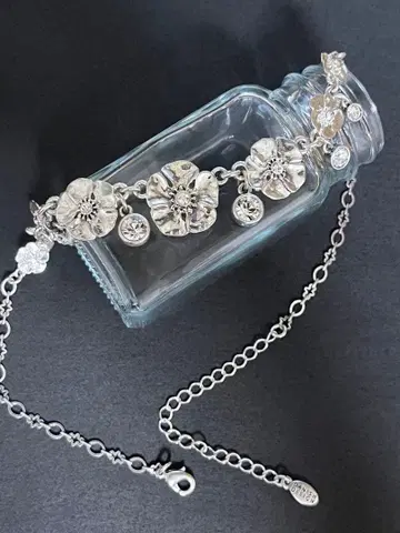 PILGRIM 플라워 모티브 목걸이