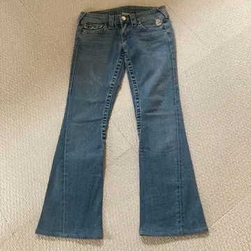 트루 릴리젼 부츠컷 데님