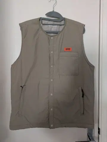 유니버설 오버롤 인슐레이션 베스트