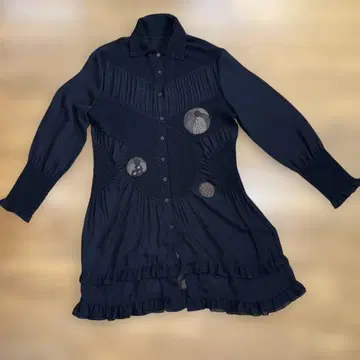 프릴 달린 롱 블라우스 블랙