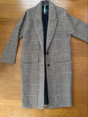 체크 무늬 롱 코트