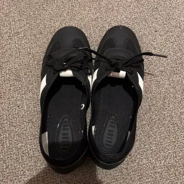 캐주얼 스니커즈 블랙/화이트